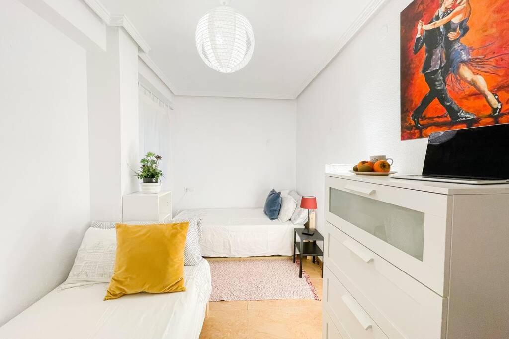Coqueto Y Amplio Apartamento A 15 Min De La Playa Alicante Eksteriør bilde